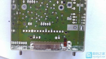 摩托羅拉軍刀對講機拆解維修 美國軍用通信設備的內部探秘